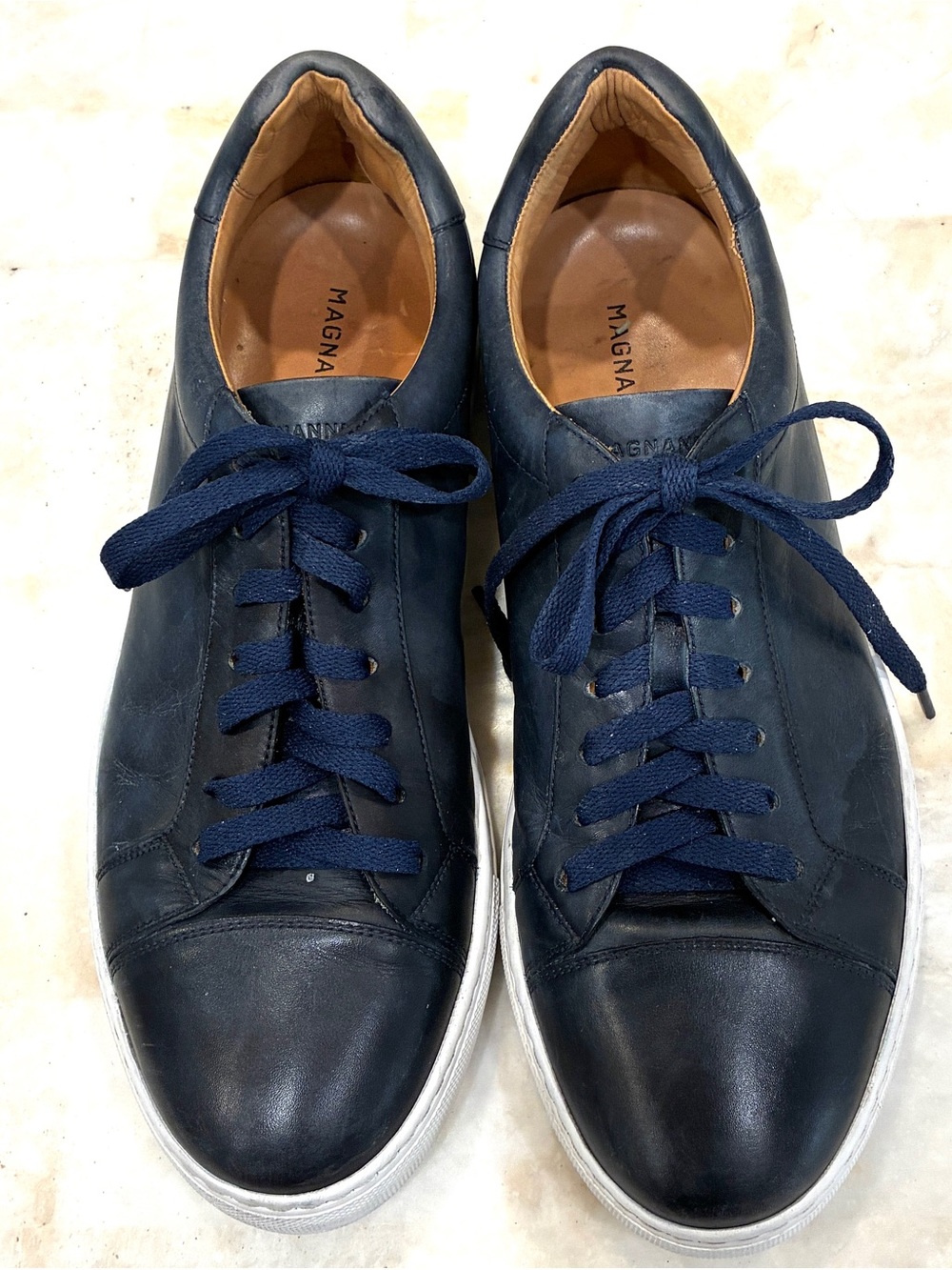 Magnanni Navy Leather Low-Top Sneakers with White Sole